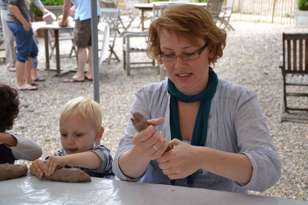 381D764A-23DB-4BD8-92A7-7D5451F45428_1_102_o